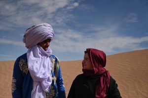 dialogue entre saharaoui et francaise